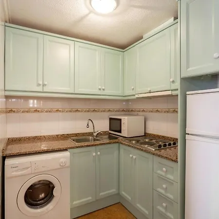 Cozy Flat In 20min To Торевьиа